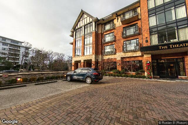 Street view of 401 – 1175 Beach Dr, Oak Bay