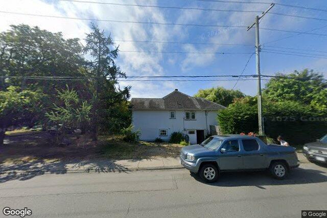 Street view of 990 Hampshire Rd, Oak Bay