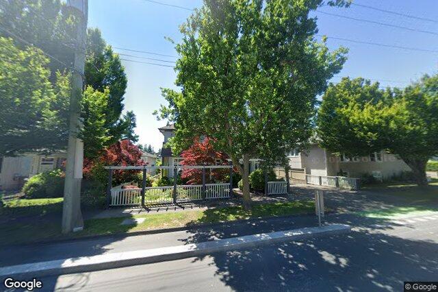 Street view of 4 – 209 Superior St, Victoria