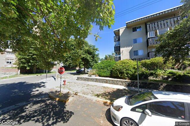 Street view of 302 – 1000 McClure St, Victoria