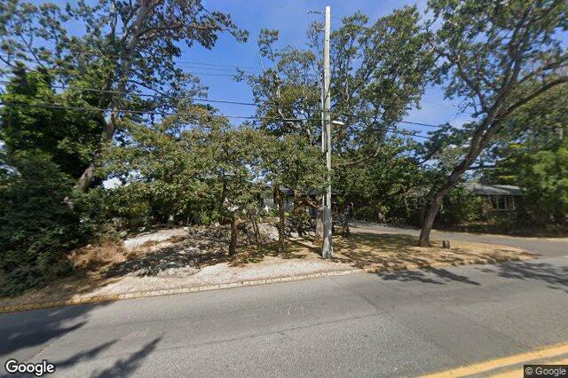 Street view of 910 Foul Bay Rd, Victoria