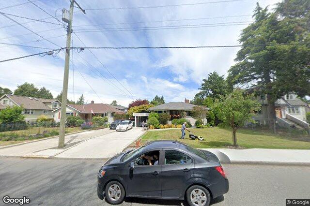 Street view of 4 – 1118 Munro St, Esquimalt