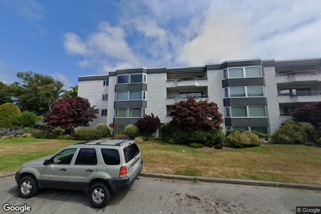 Street view of 109 – 1370 Beach Dr, Oak Bay