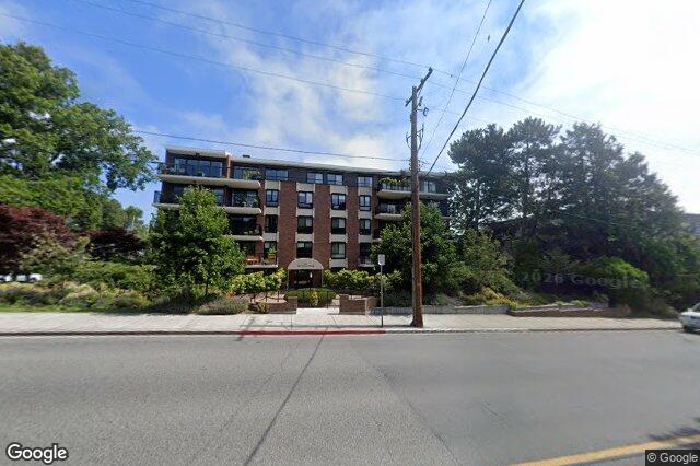 Street view of 103 – 1375 Newport Ave, Oak Bay