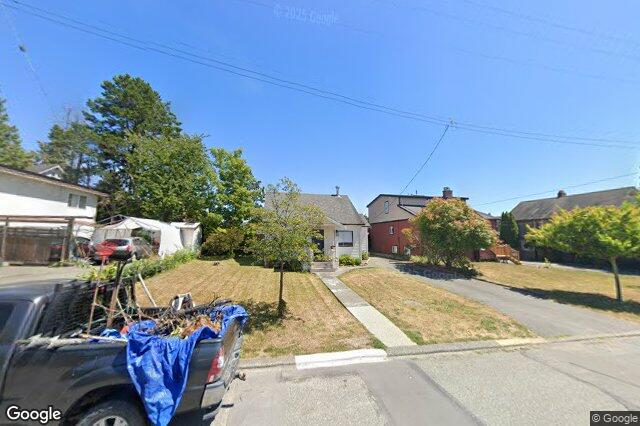 Street view of 489 Grafton St, Esquimalt