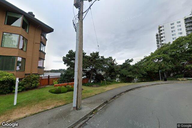 Street view of 2 – 630 Seaforth St, Victoria