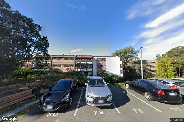 Street view of 302 – 1000 ESQUIMALT Rd, Esquimalt