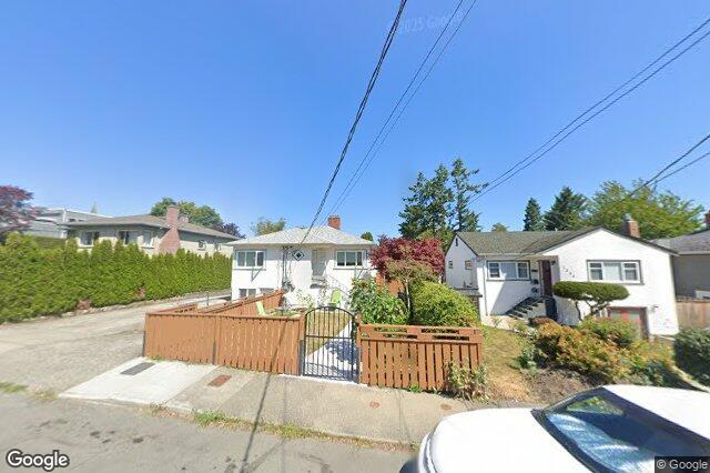 Street view of 4 – 1318 Vining St, Victoria