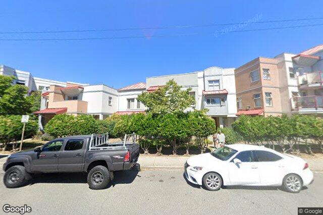 Street view of 4 – 930 North Park St, Victoria