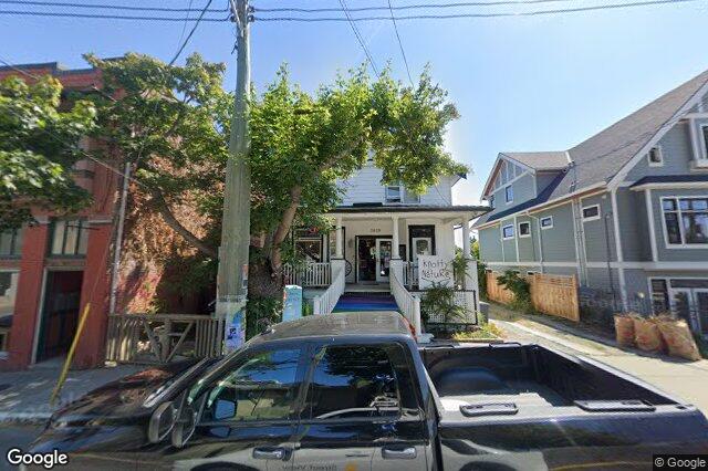 Street view of 3 – 1915 Fernwood Rd, Victoria