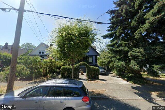 Street view of 1415 Gladstone Ave, Victoria