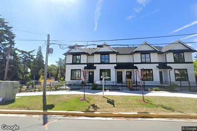 Street view of 5 – 820 Dunsmuir Rd, Esquimalt