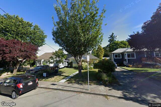 Street view of 415 Dundas St, Victoria