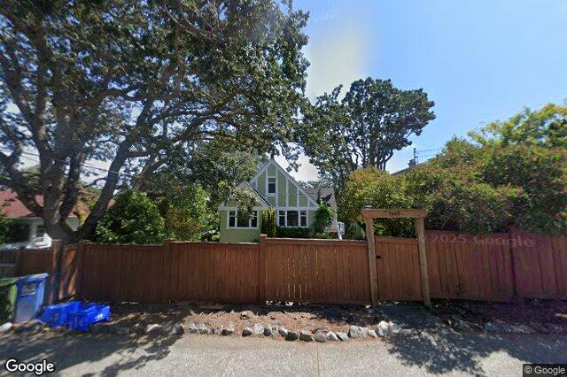 Street view of 1959 Hampshire Rd, Oak Bay
