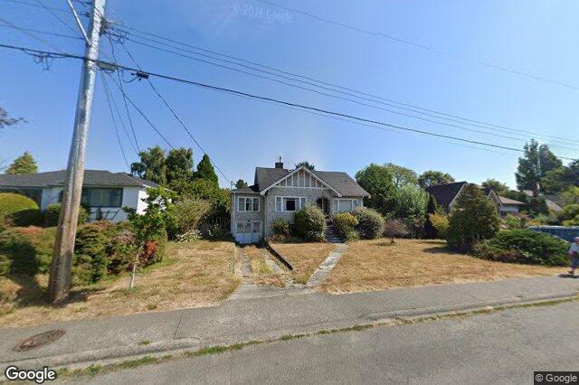 Street view of 2586 Dalhousie St, Oak Bay