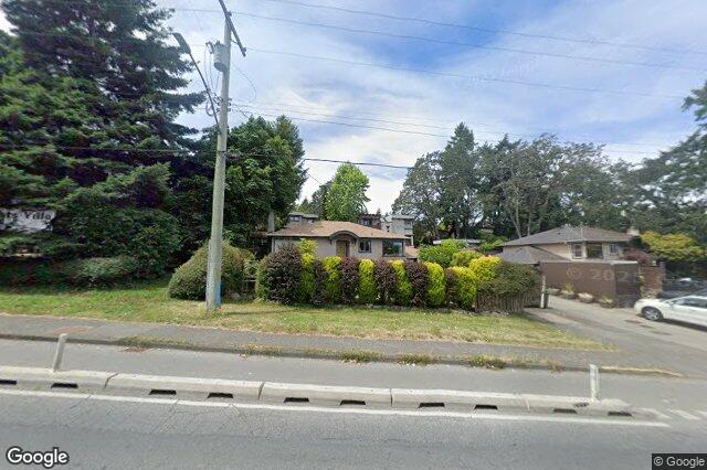 Street view of 1 – 752 Lampson St, Esquimalt