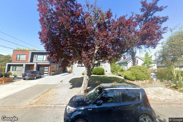Street view of 2554 Shakespeare St, Victoria