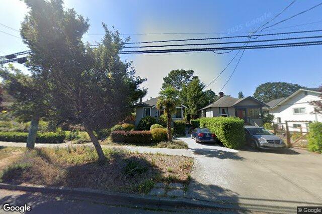 Street view of 1419 Haultain St, Victoria