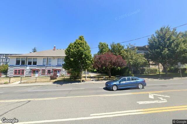 Street view of 206 – 2527 Quadra St, Victoria