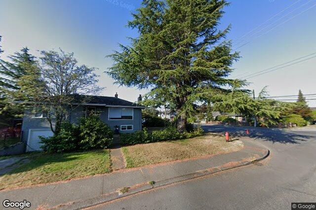 Street view of 2001 Carrick St, Oak Bay