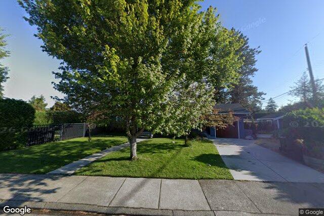 Street view of 2200 Kinross Ave, Oak Bay
