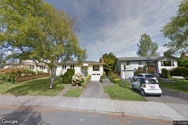 Street view of 2240 Kinross Ave, Oak Bay