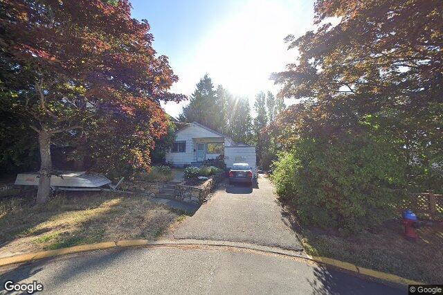 Street view of 871 Fleming St, Esquimalt