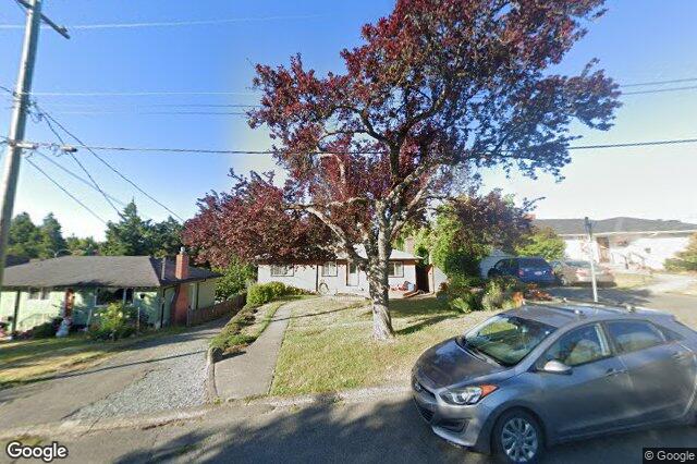 Street view of 1094 Gosper Cres, Esquimalt