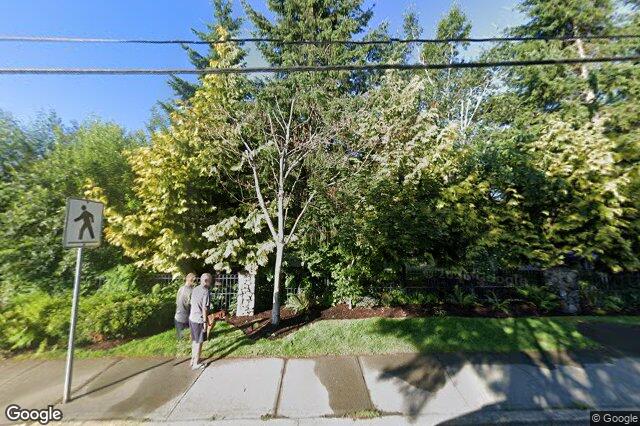 Street view of 306E – 1115 Craigflower Rd, Esquimalt