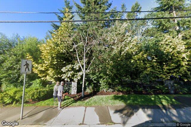 Street view of 207E – 1115 Craigflower Rd, Esquimalt