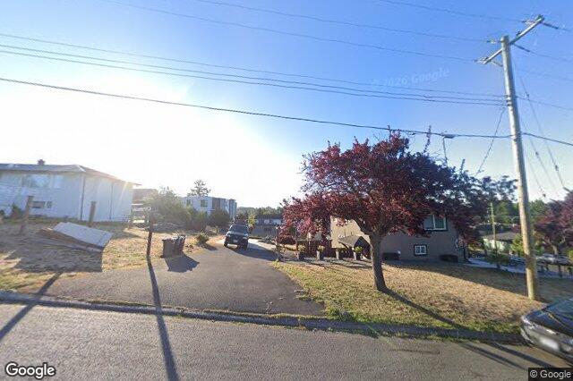 Street view of 1079 Gosper Cres, Esquimalt