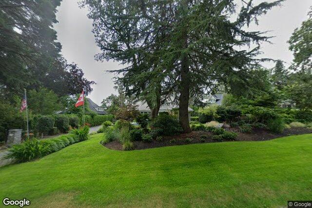 Street view of 2545 Lansdowne Rd, Oak Bay