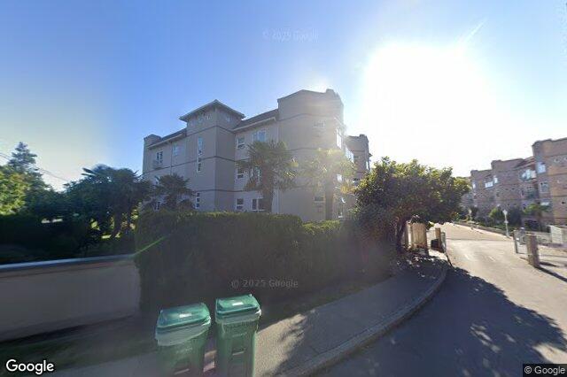 Street view of 4 – 1085 Tillicum Rd, Esquimalt