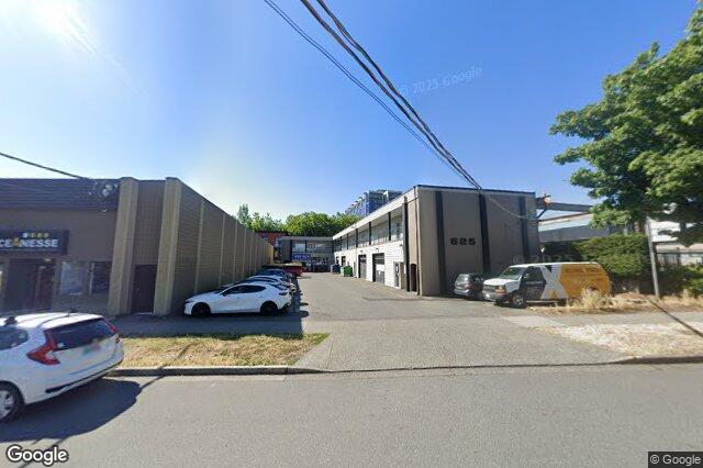 Street view of 5 – 625 Alpha St, Victoria