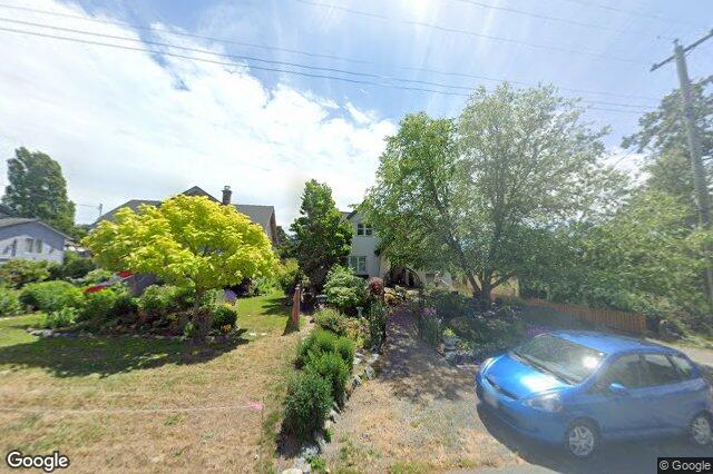 Street view of 2825 Austin Ave, Saanich