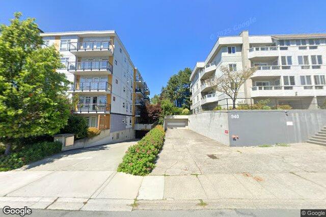 Street view of 307 – 935 Cloverdale Ave, Saanich