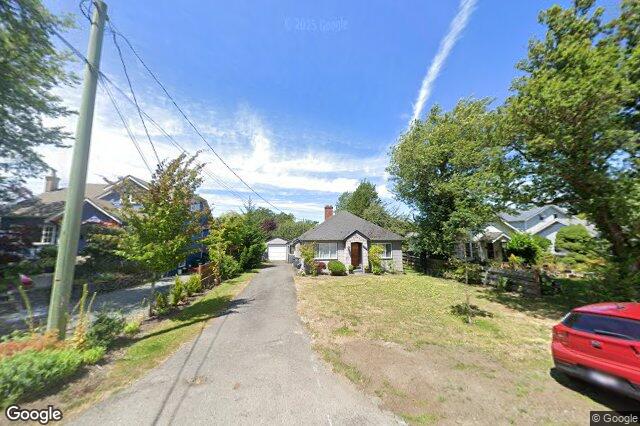 Street view of 2926 Colquitz Ave, Saanich