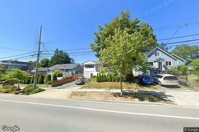 Street view of 952 Tattersall Dr, Saanich