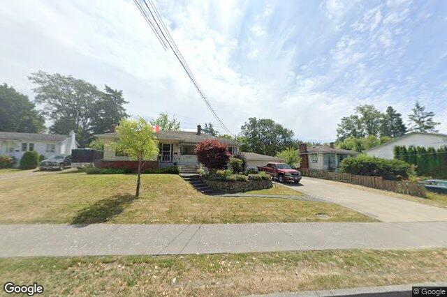 Street view of 3059 Admirals Rd, Saanich
