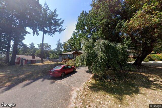 Street view of 2881 Phyllis St, Saanich