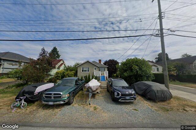 Street view of 256 Cadillac Ave, Saanich