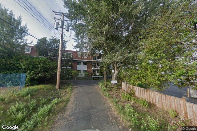 Street view of 117 – 1680 Poplar Ave, Saanich