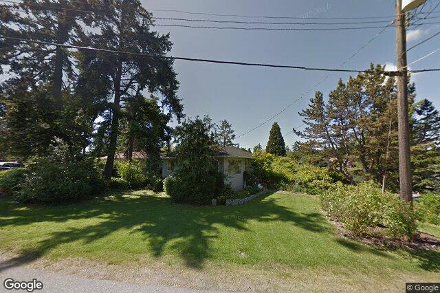 Street view of 70 Kingham Pl, View Royal