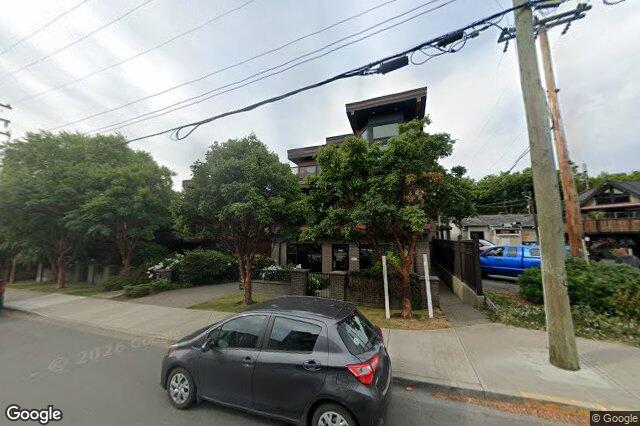 Street view of 301 – 2589 Penrhyn St, Saanich
