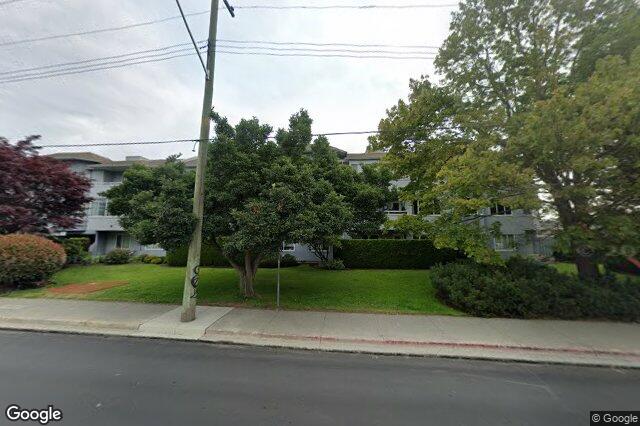 Street view of 208 – 3931 Shelbourne St, Saanich