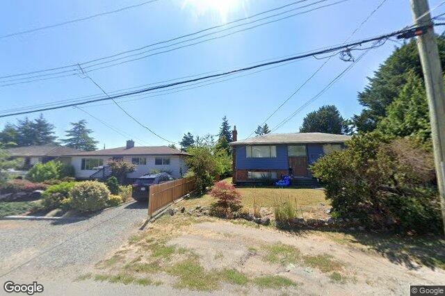 Street view of 1015 Kenneth St, Saanich