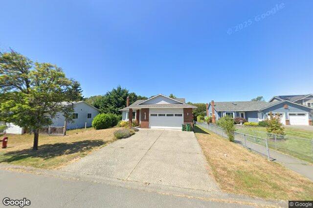 Street view of 994 Meadowview Pl, Saanich
