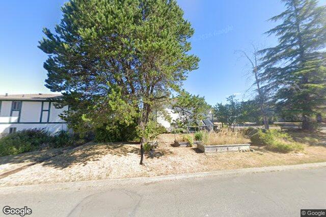 Street view of 1825 Fairhurst Ave, Saanich