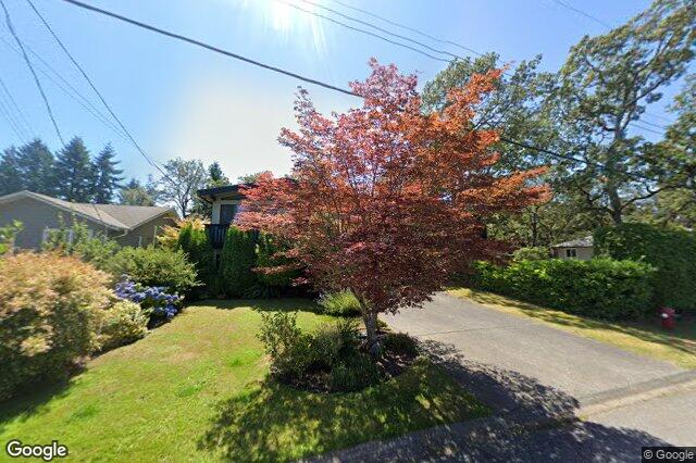 Street view of 941 Lucas Ave, Saanich