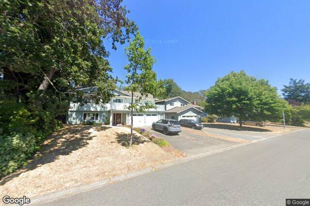 Street view of 986 Lucas Ave, Saanich